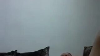 الفاجره شهوتها بنت متناكه شديده قاعده تصور فى الحمام وهيا شغاله نيك فى كسها وعماله تنطر شهوتها
